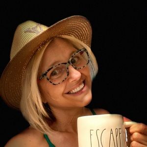 Meet your Posher, Rhonda